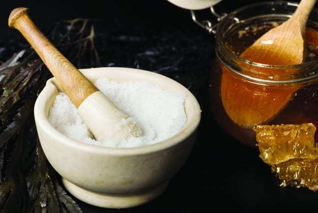 Skin Healing Superfoods by Rowena Amos